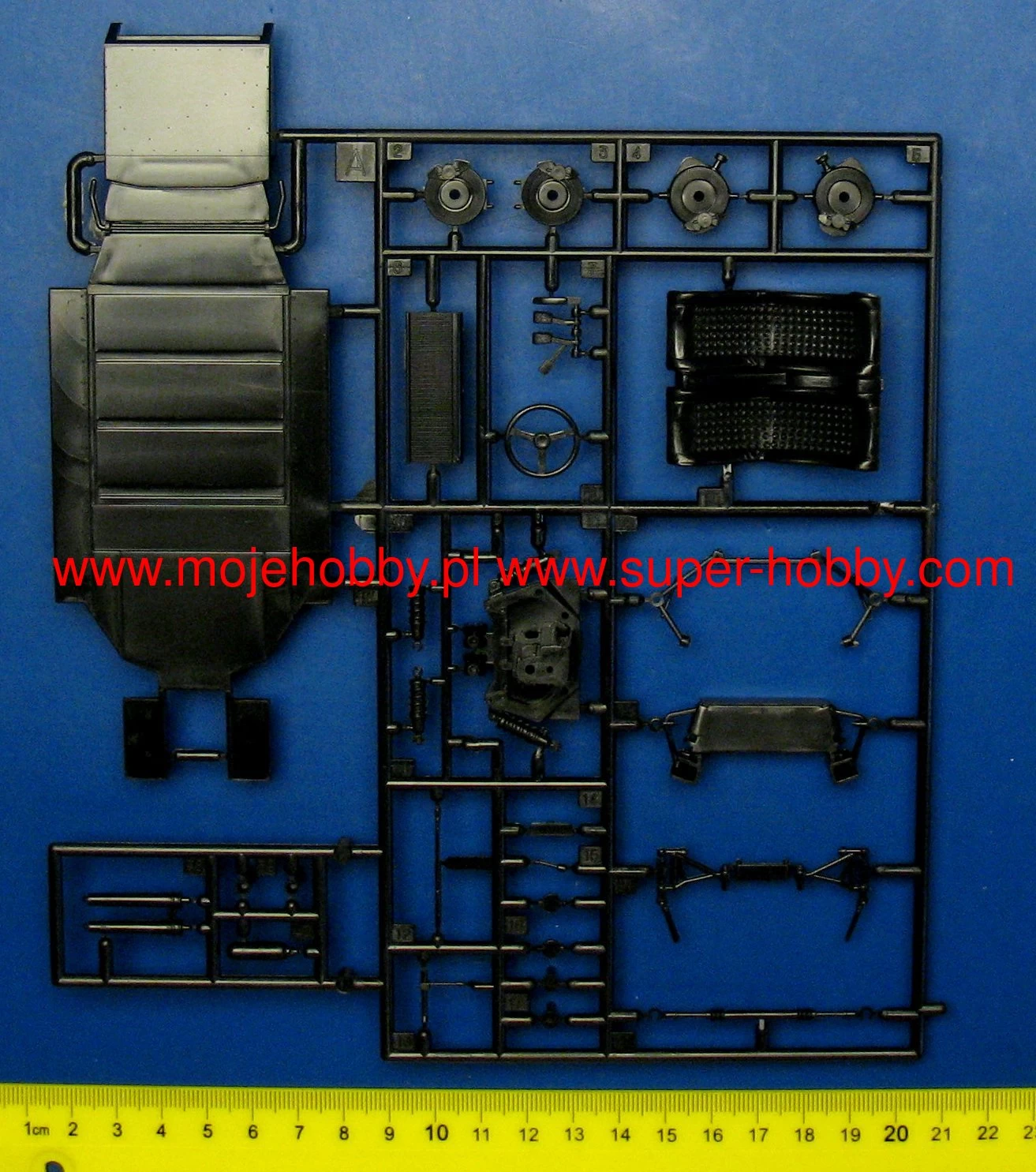 Fujimi 126036 Ford GT40 Mk-II `66 LeMans Winner 4 Fujimi 126036 Ford GT40 Mk-II `66 LeMans Winner - Image 4