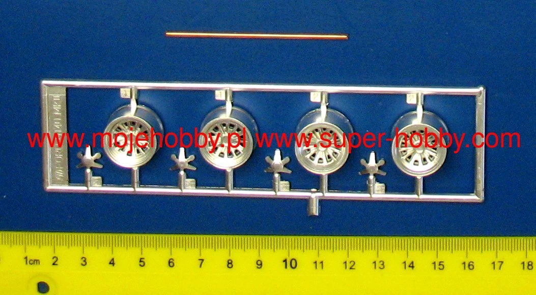 Fujimi 126036 Ford GT40 Mk-II `66 LeMans Winner 6 Fujimi 126036 Ford GT40 Mk-II `66 LeMans Winner - Image 6