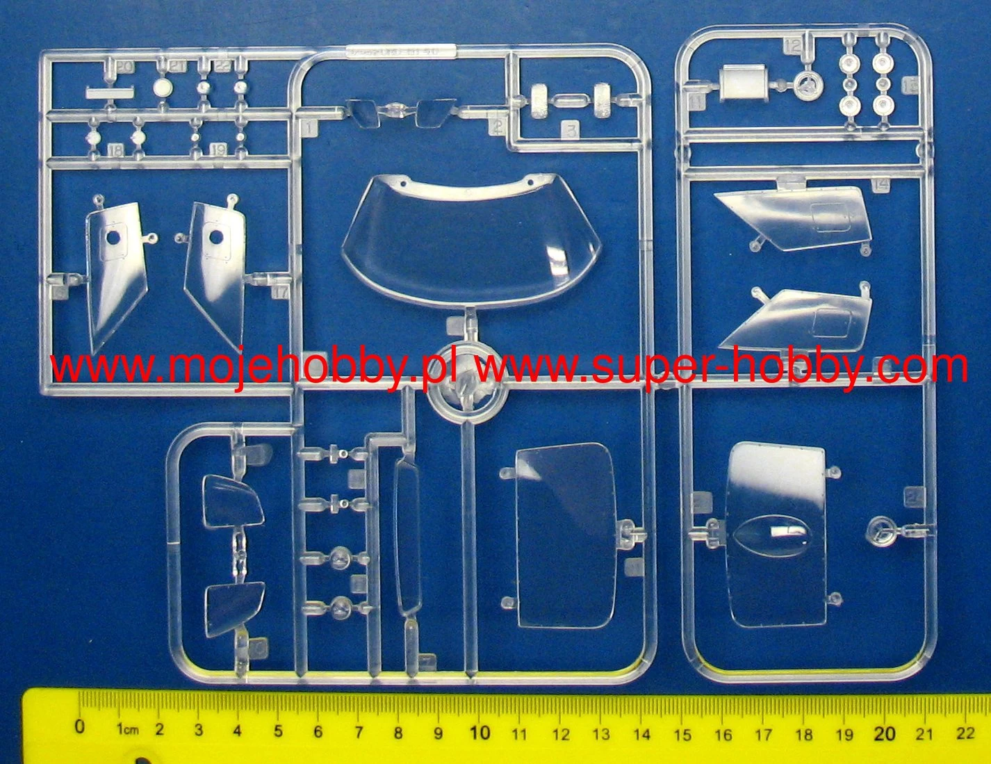 Fujimi 126036 Ford GT40 Mk-II `66 LeMans Winner 2 Fujimi 126036 Ford GT40 Mk-II `66 LeMans Winner - Image 2