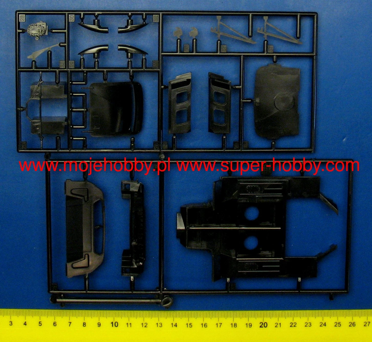 Fujimi 126036 Ford GT40 Mk-II `66 LeMans Winner 3 Fujimi 126036 Ford GT40 Mk-II `66 LeMans Winner - Image 3