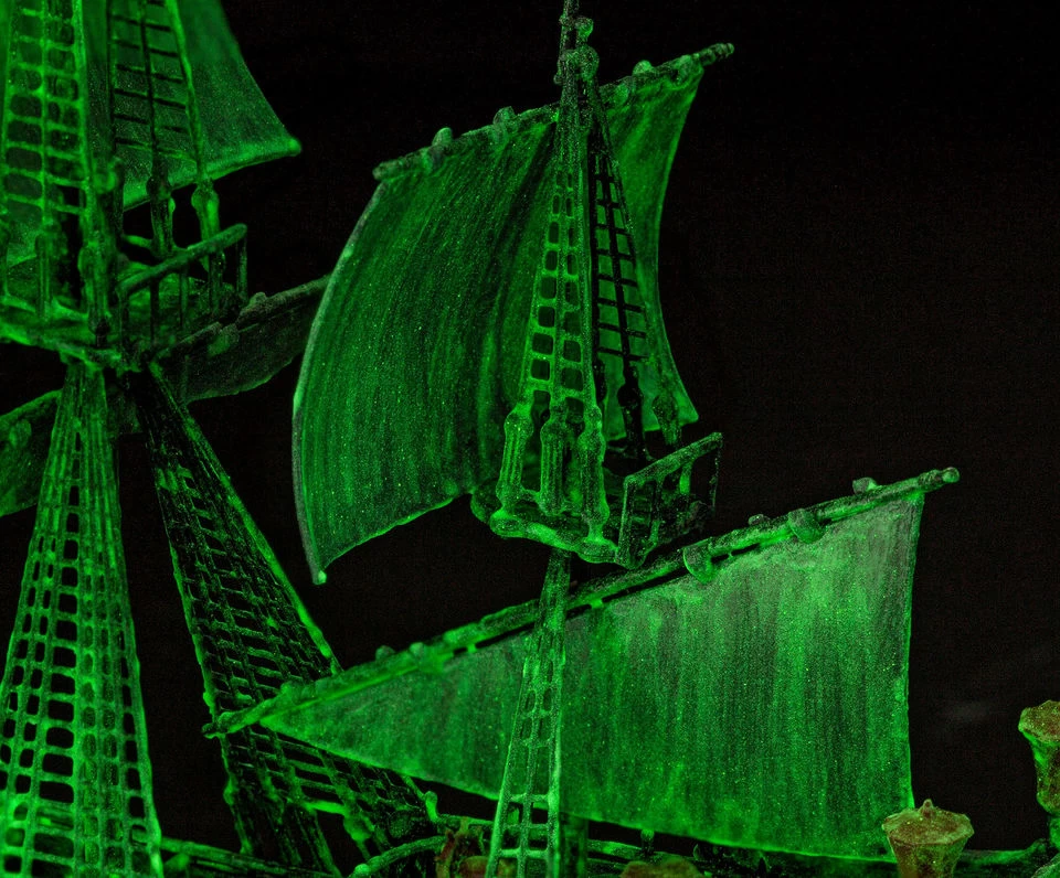 Revell 05435 Ghost Ship - Glow In The Dark 4 Revell 05435 Ghost Ship - Glow In The Dark - Image 4