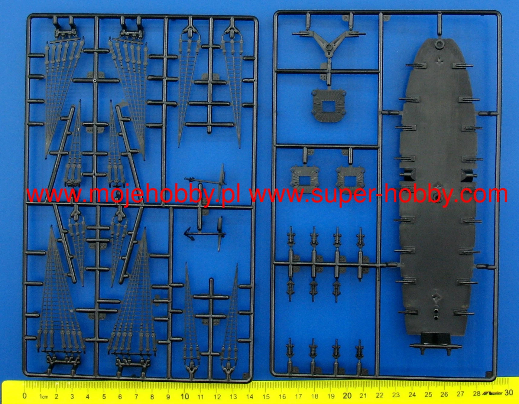 Revell 05435 Ghost Ship - Glow In The Dark 8 Revell 05435 Ghost Ship - Glow In The Dark - Image 8