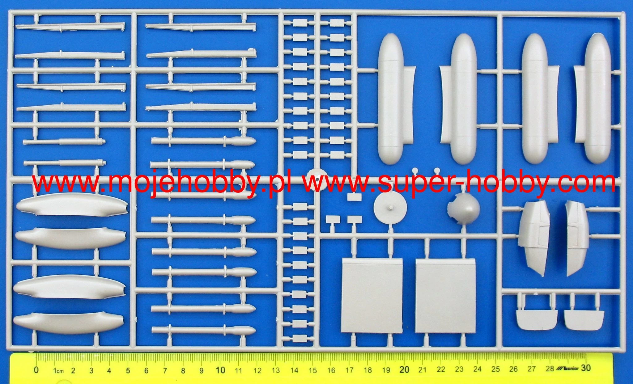 FLY 32015 Hawker Hurricane Mk.IId 3 FLY 32015 Hawker Hurricane Mk.IId - Image 3