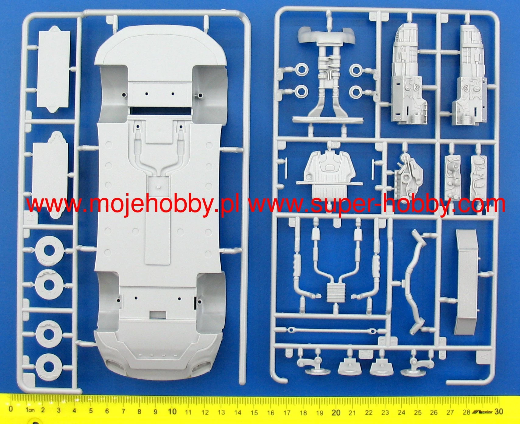 Revell 67034 Porsche Panamera Turbo Model Set 10 Revell 67034 Porsche Panamera Turbo Model Set - Image 10