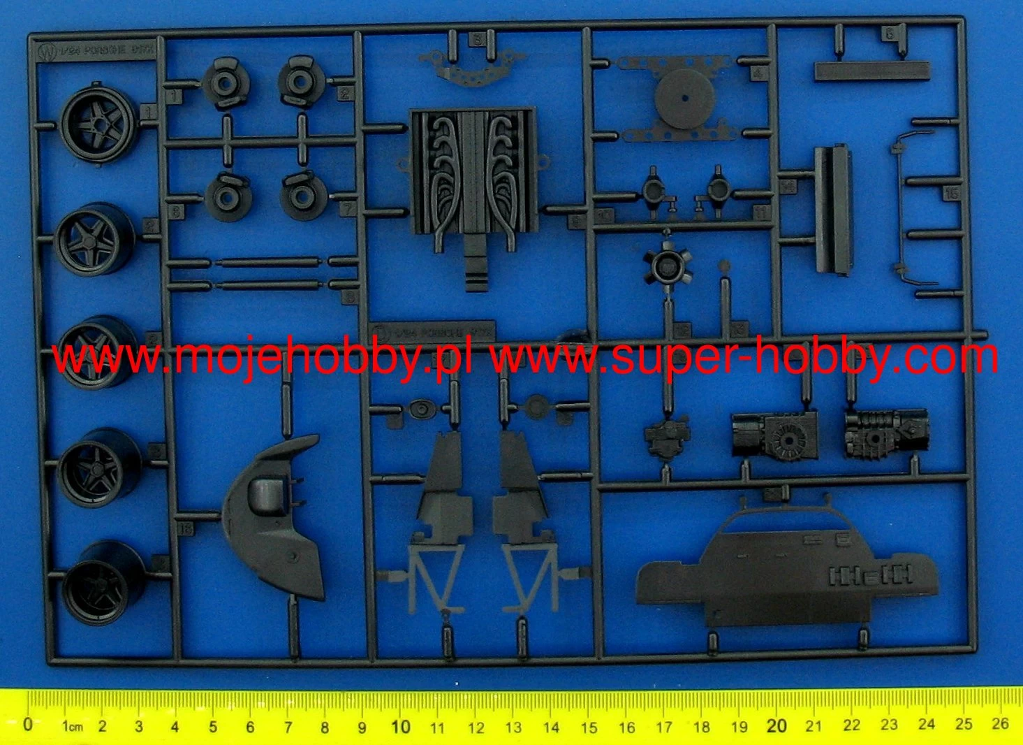 Fujimi 126074 Porsche 917K 1970 Le Mans Winner Car 3 Fujimi 126074 Porsche 917K 1970 Le Mans Winner Car - Image 3