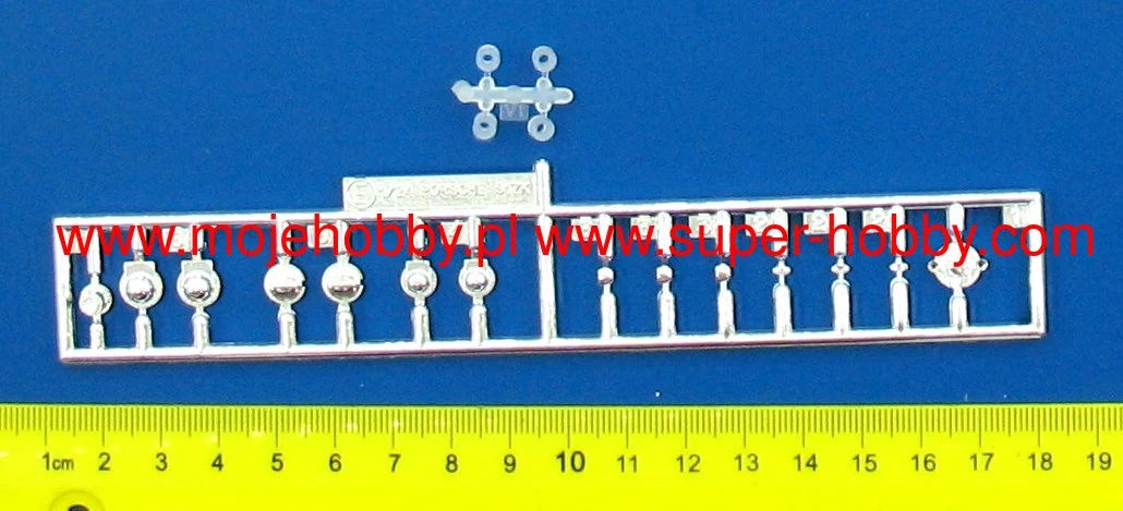 Fujimi 126074 Porsche 917K 1970 Le Mans Winner Car 5 Fujimi 126074 Porsche 917K 1970 Le Mans Winner Car - Image 5