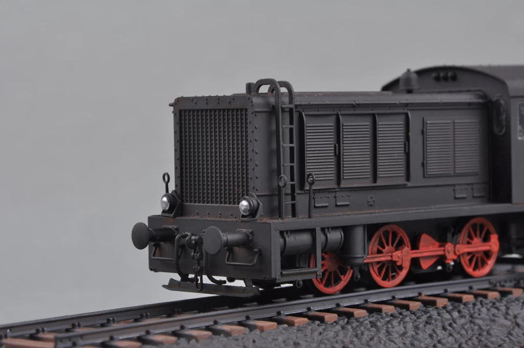 Hobby Boss 82913 WR360 C12 Armored Locomotive 5 Hobby Boss 82913 WR360 C12 Armored Locomotive - Image 5