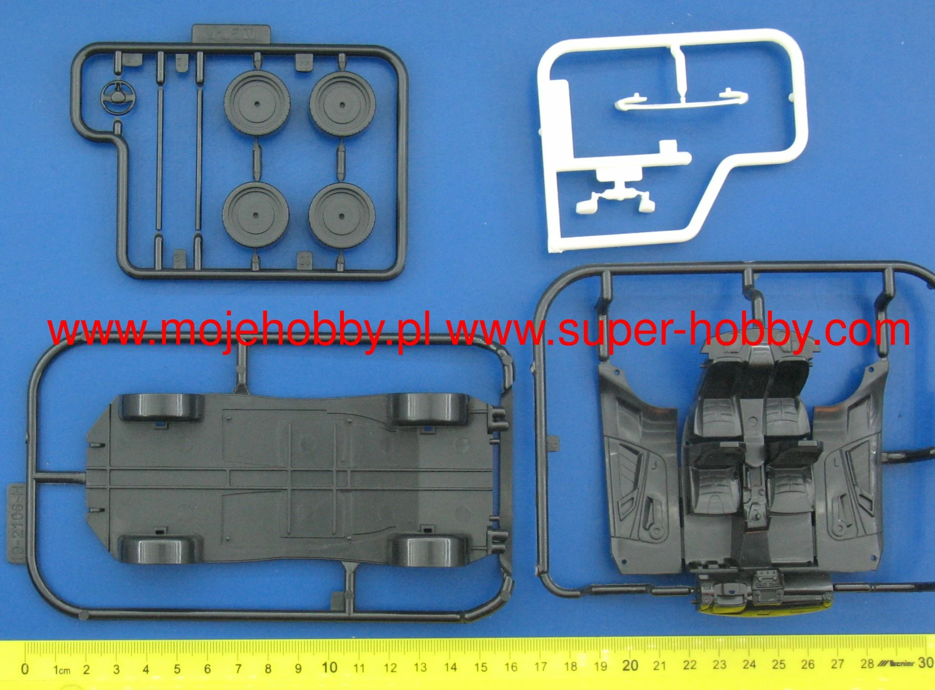 Aoshima 05639 Nissan GT-R (White) - SNAP KIT 3 Aoshima 05639 Nissan GT-R (White) - SNAP KIT - Image 3