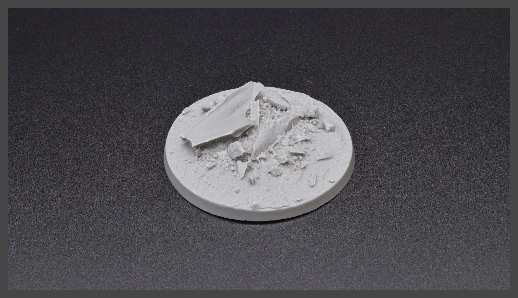 GamersGrass GGRB-RFR60 Rocky Fields Resin Bases Round 60mm (x2) 3 GamersGrass GGRB-RFR60 Rocky Fields Resin Bases Round 60mm (x2) - Image 3