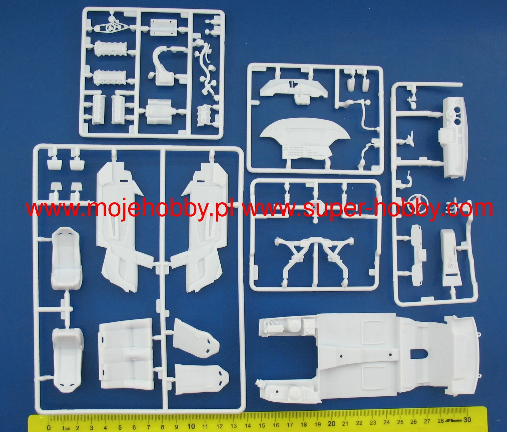 Revell 07652 2013 Ford Mustang Boss 302 8 Revell 07652 2013 Ford Mustang Boss 302 - Image 8