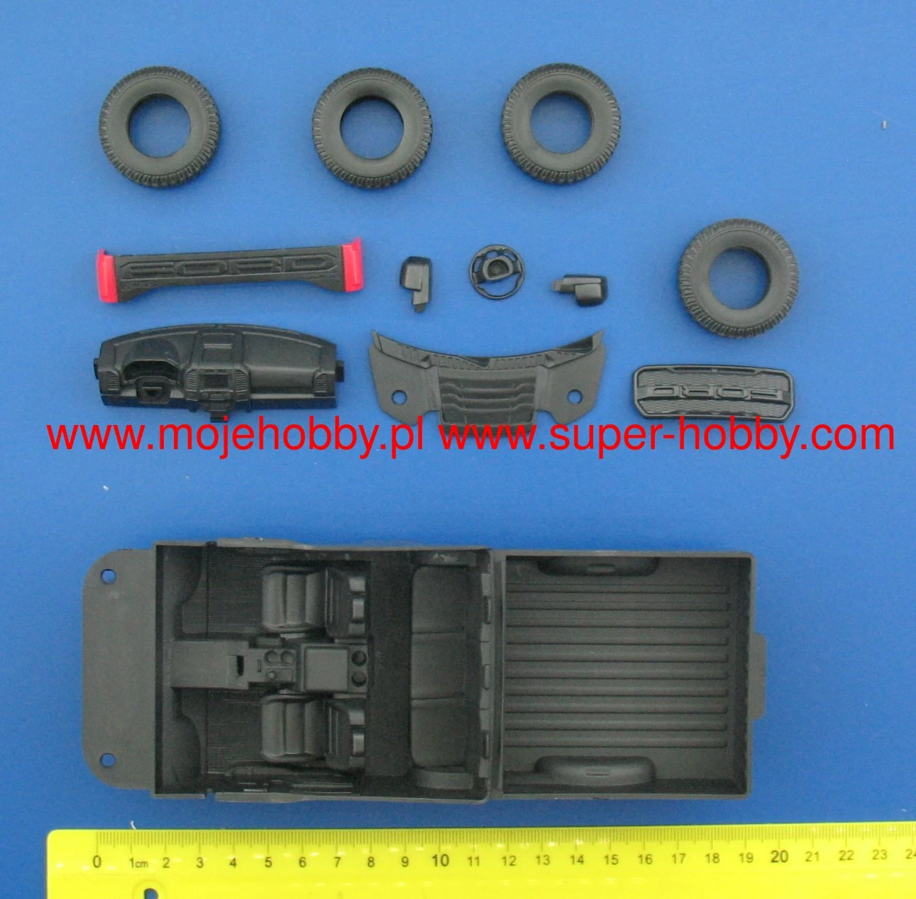 Monogram 1985 Ford F-150 2017 Raptor - SnapTite 3 Monogram 1985 Ford F-150 2017 Raptor - SnapTite - Image 3