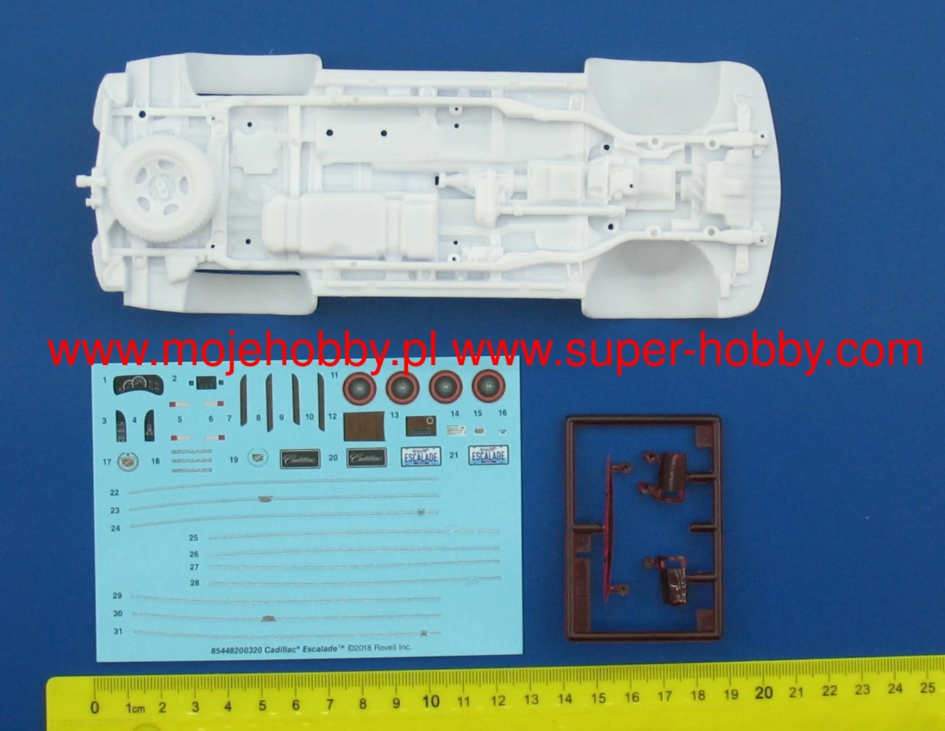 Monogram 4482 Cadillac Escalade 2 Monogram 4482 Cadillac Escalade - Image 2