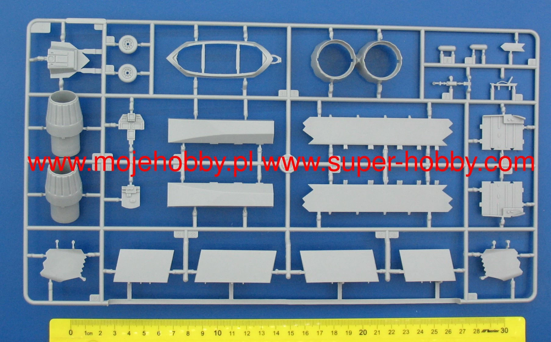 Trumpeter 05811 Chinese J-20 Mighty Dragon 3 Trumpeter 05811 Chinese J-20 Mighty Dragon - Image 3