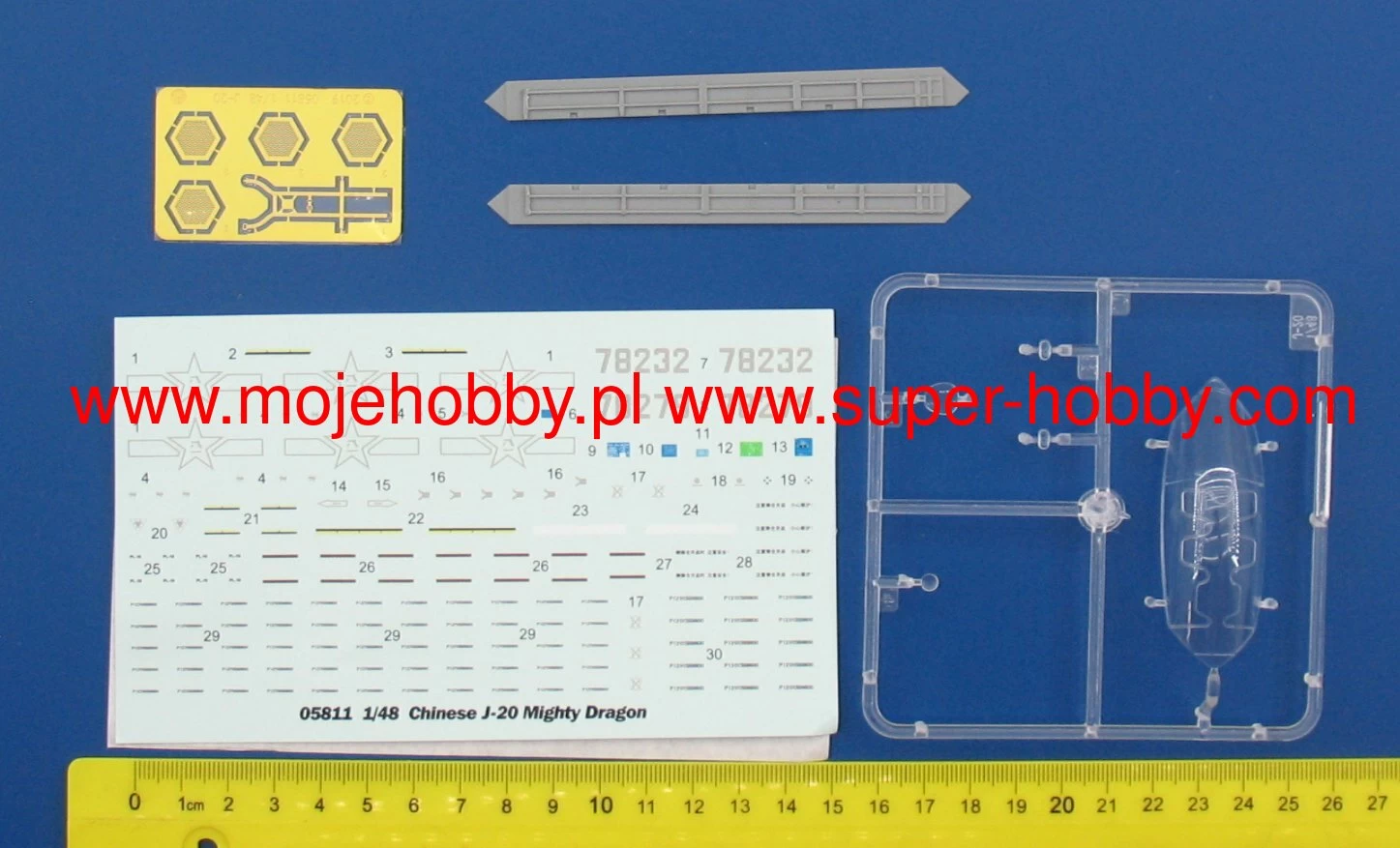 Trumpeter 05811 Chinese J-20 Mighty Dragon 9 Trumpeter 05811 Chinese J-20 Mighty Dragon - Image 9