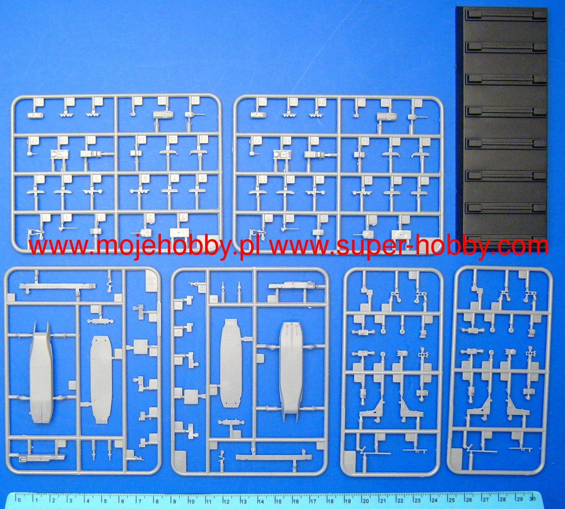 Hobby Boss 83407 LHD-6 USS Bonhomme Richard 10 Hobby Boss 83407 LHD-6 USS Bonhomme Richard - Image 10