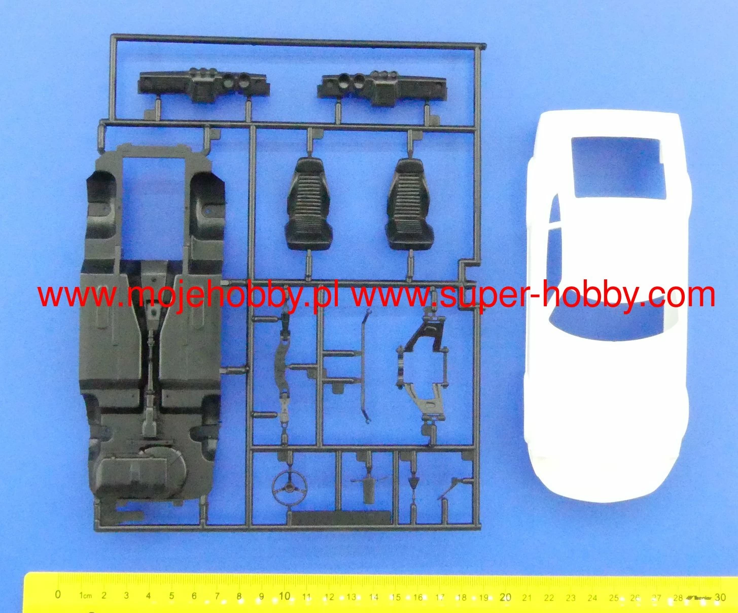 Fujimi 038100 Nissan FairLady 240ZG 4 Fujimi 038100 Nissan FairLady 240ZG - Image 4