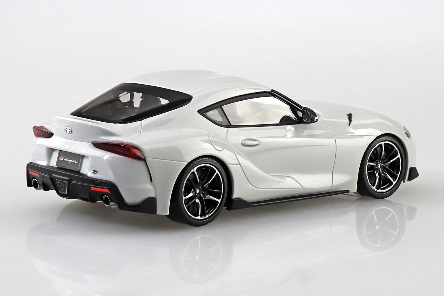 Aoshima 05886 Toyota GR Supra (White Metallic) - SNAP KIT 3 Aoshima 05886 Toyota GR Supra (White Metallic) - SNAP KIT - Image 3