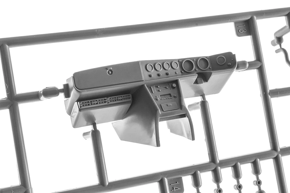 Hasegawa HC44 21144 Isuzu 117 Coupe Early Version (1968) 7 Hasegawa HC44 21144 Isuzu 117 Coupe Early Version (1968) - Image 7