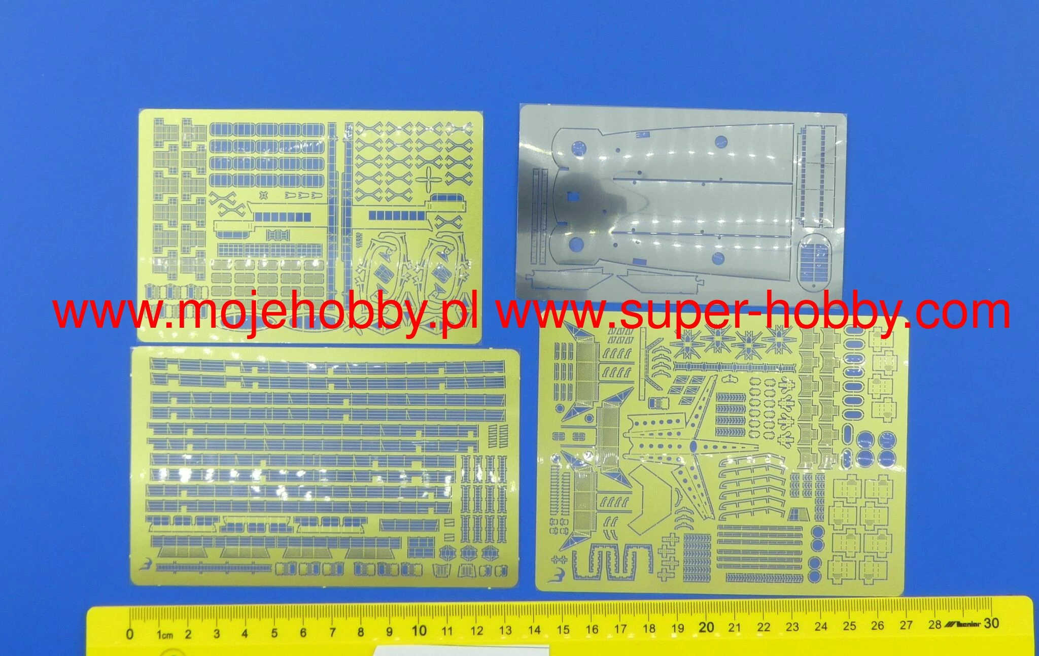 NEW! Very Fire 350918DX USS Des Moines CA-134 Deluxe Kit Edition 4 NEW! Very Fire 350918DX USS Des Moines CA-134 Deluxe Kit Edition - Image 4