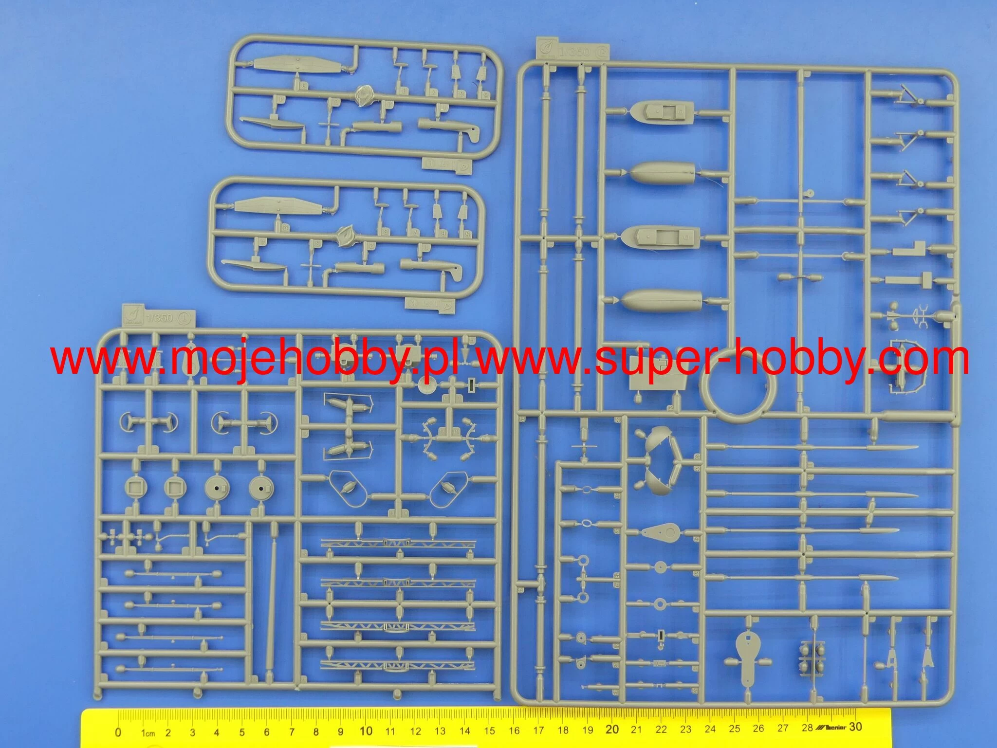 NEW! Very Fire 350918DX USS Des Moines CA-134 Deluxe Kit Edition 9 NEW! Very Fire 350918DX USS Des Moines CA-134 Deluxe Kit Edition - Image 9
