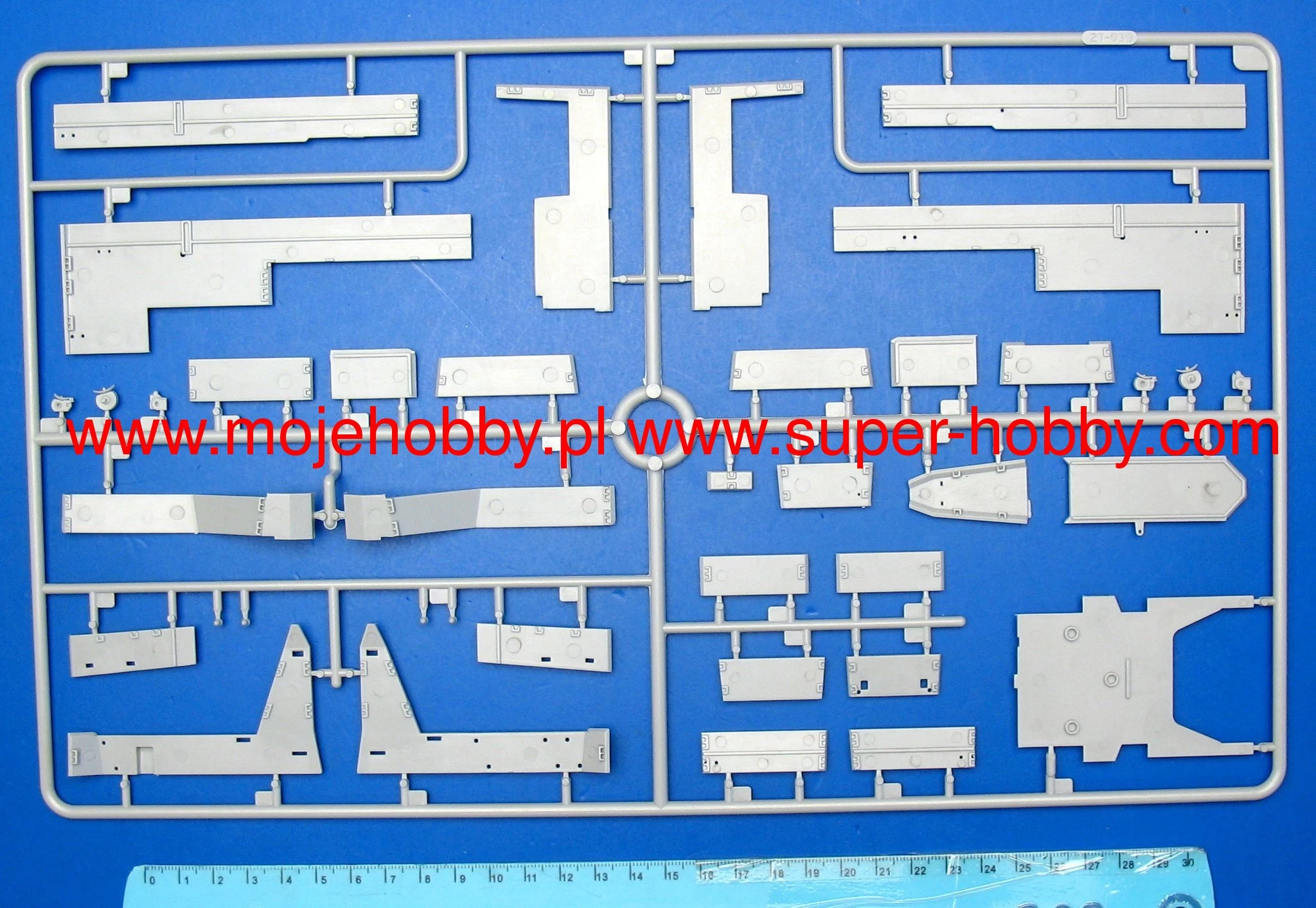 Bronco BB2001 Chinese Navy DDG 138 TAIZHOU Sovremenniy Class Type 956EM Destroyer 8 Bronco BB2001 Chinese Navy DDG 138 TAIZHOU Sovremenniy Class Type 956EM Destroyer - Image 8